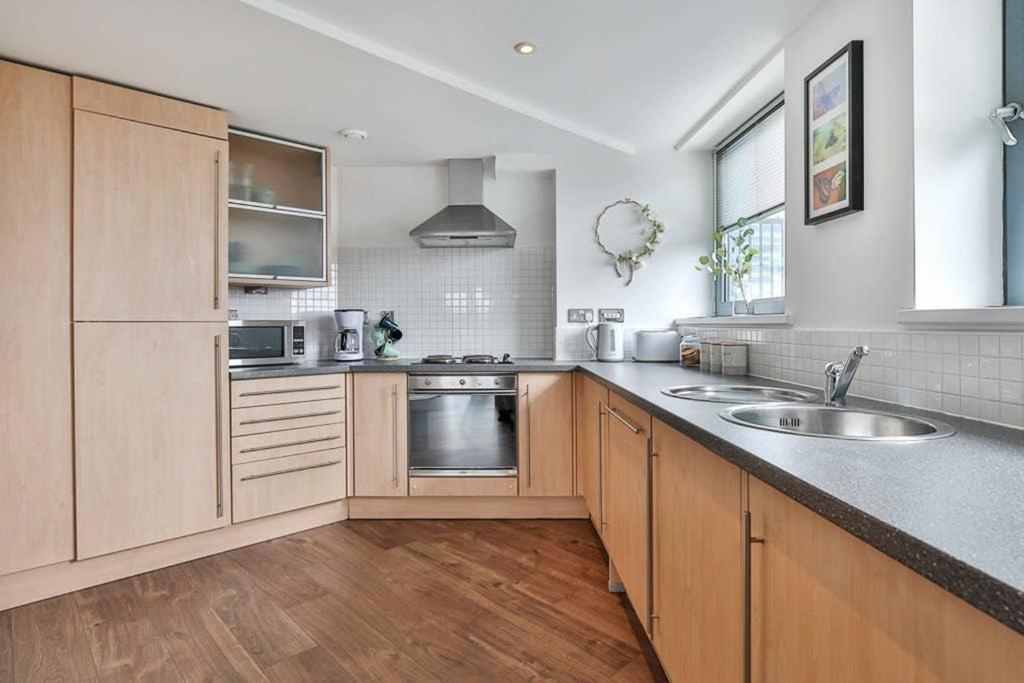 The Exclusive Gem Of Leeds - Sleeps 8公寓 外观 照片
